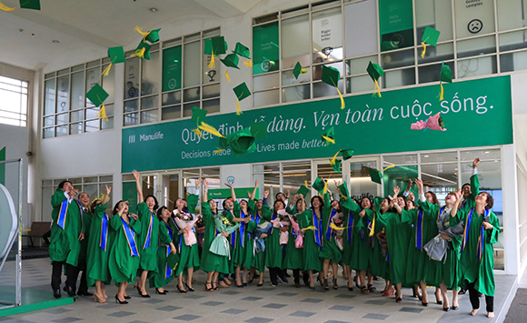 Manulife Việt Nam tôn vinh Tư vấn viên chuyên nghiệp với lễ tốt nghiệp Master Financial Advisor đầu tiên