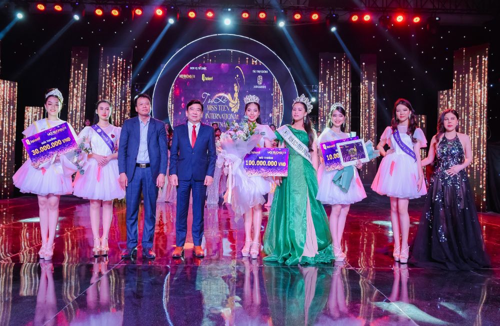  Tân Miss Teen International Việt Nam 2021 Ngô Ngọc Gia Hân đội vương miện 500 triệu sải những bước đi đầu tiên