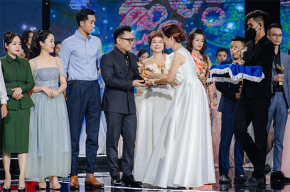 Dàn thí sinh Miss Peace Việt Nam thanh lịch và quá gợi cảm với trang phục Kyo Fashion và Joco Fashion