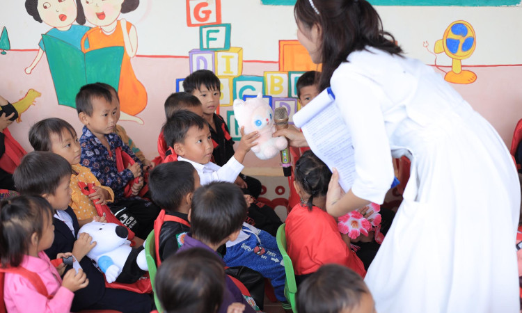 Generali Việt Nam mang “Bếp ấm cho em” đến với trẻ em Điện Biên và hành trình sát cánh cùng trẻ em Việt Nam