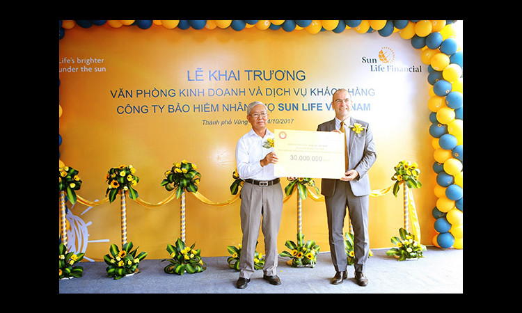 Sun Life Việt Nam khai trương 5 Văn phòng Kinh doanh và Dịch vụ Khách hàng mới
