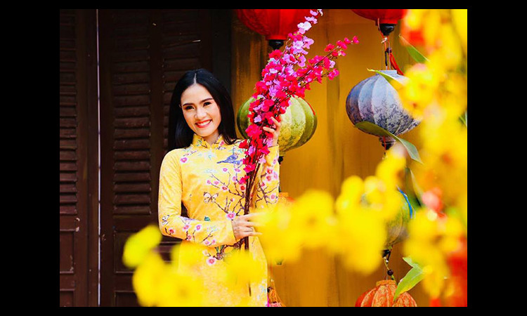 Á hậu điện ảnh Nani Phương Anh khoe nét đẹp rực rỡ trong sắc áo dài Xuân