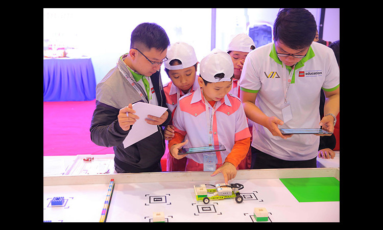 Nhiều em học sinh tại Đà Nẵng đã thực hiện được niềm đam mê robot khi lần đầu tiên cuộc thi diễn ra tại đây