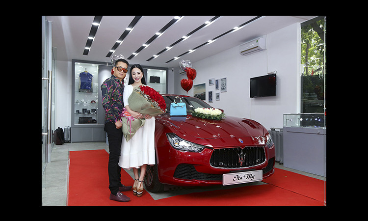 Hoa hậu Nguyễn Hạ My khiến bạn bè thầm ghen tị khi được chồng tặng xe gần 7 tỉ trong ngày tình nhân