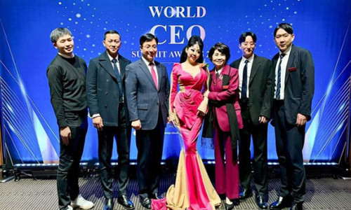 Vì sao Quỳnh Paris đoạt giải World’s Best Fashion Designer và Honorary Ambassador For Cicon.