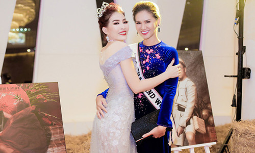 Hoa hậu Diễm Kyly tỏa sáng trên thảm đỏ, vui vẻ trò chuyện với Hoa hậu Quý bà Thái Lan
