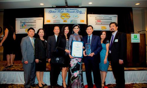 Doanh nhân Thủy Tiên được trao tặng Đại sứ thương mại toàn cầu - Los Angeles