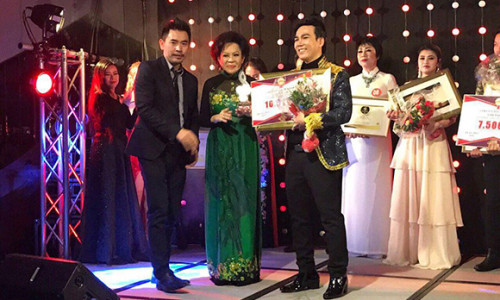 Nhạc phẩm “Nữa vầng trăng” đã mang về danh hiệu Quán quân Giọng hát việt toàn cầu cho ca sĩ Hồ Quang Lộc