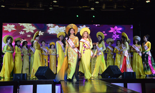 Đêm chung kết cuộc thi Miss & Mrs Viet International - Texas 2018 được cộng đồng người Việt toàn thế giới ca ngợi về sự thành công và quy mô tổ chức
