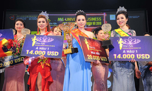 Châu Ngọc Bích bất ngờ đăng quang Ms Universe Business 2018