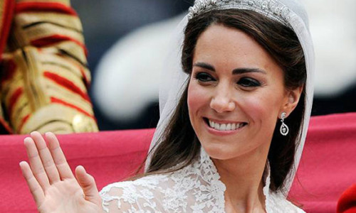 Kate từng 'không tuân theo truyền thống hoàng gia' trong ngày cưới