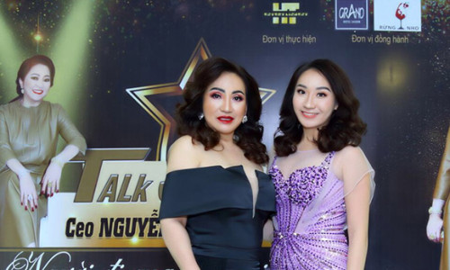 Hoa hậu Lee Lee Nguyễn diện sắc đen quyền lực cùng con gái đi sự kiện
