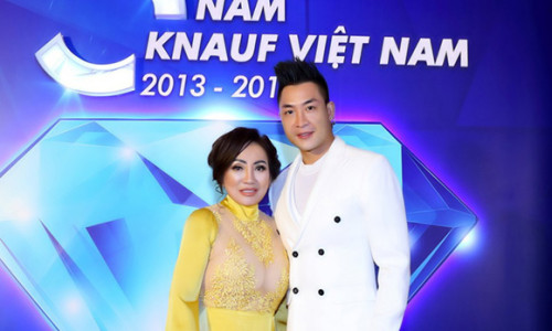 Ca sĩ Vũ Cát Tường cùng Hoa hậu Lee Lee Nguyện ủng hộ dự án Nhà chống lũ