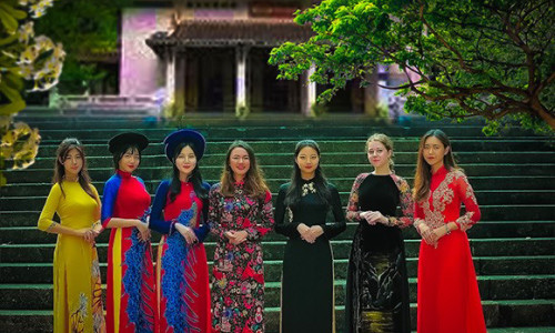 Sinh viên, học viên Khoa VIỆT NAM HỌC đón năm mới với nét đẹp thuần Việt