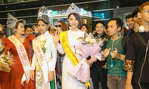 Không rời mắt trước nhan sắc trong veo của Hoa hậu Kim Ngân tại sân bay.