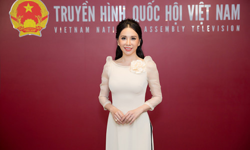 Hoa hậu Châu Ngọc Bích tiết lộ kim chỉ nam giúp cô thành công dù trăm lần 'lên thác xuống ghềnh'