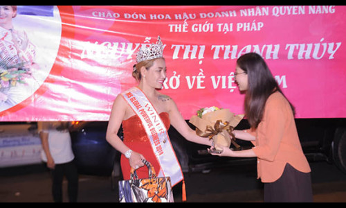Một ngày đời thường đáng yêu và ngưỡng mộ của Hoa hậu Nguyễn Thị Thanh Thúy.