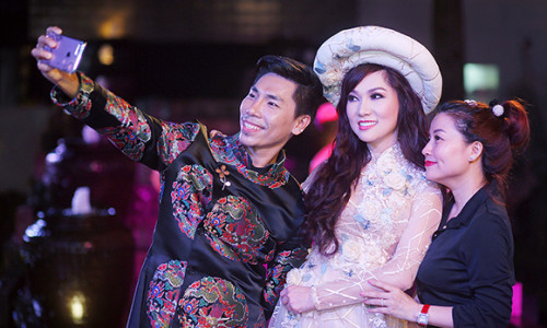 Ca sĩ Kavie Trần- nổi bật nhất tại show thời trang Lãnh Mỹ A- Báu vật ngàn năm.