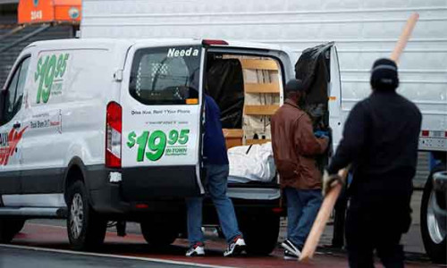 100 thi thể bị trữ trong xe tải không đông lạnh tại nhà tang lễ New York