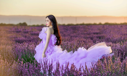 Diện váy bồng bềnh, hoa hậu Hạ My thu hút ánh nhìn giữa cánh đồng hoa Lavender