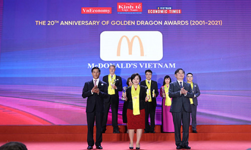 McDonald's nhận giải Rồng Vàng 2021 cho doanh nghiệp nổi bật trong ngành dịch vụ ăn uống