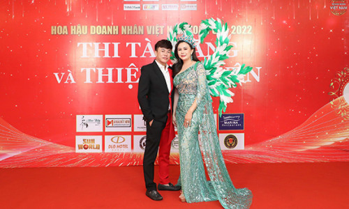 Hoa hoa thiện nguyện Lý Thị Ngân dàng cú đúp khi mặc trang phục NTK Tommy Nguyễn trình diễn