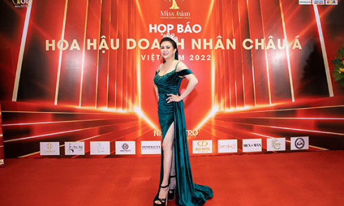 Hoa hậu Lý Kim Ngân bất ngờ hội ngộ cùng NTK Tommy Nguyễn
