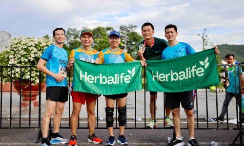 Herbalife Việt Nam tiếp tục khuyến khích lối sống năng động lành mạnh thông qua tài trợ dinh dưỡng tại VnExpress Marathon Sparkling Quy Nhơn 2023